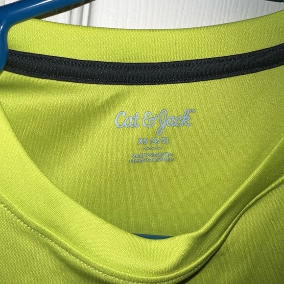 Boy's Shark Short Sleeve Rash Guard Swim Shirt Size ZS 4-5 Cat and Jack - Picture 4 of 4